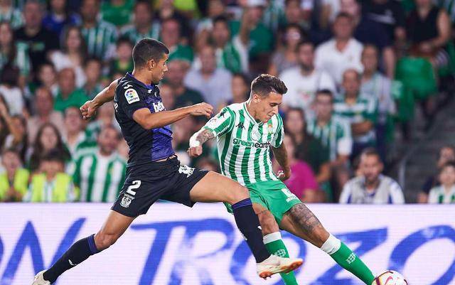 奥格斯堡击败对手，收获重要胜利，势不可挡