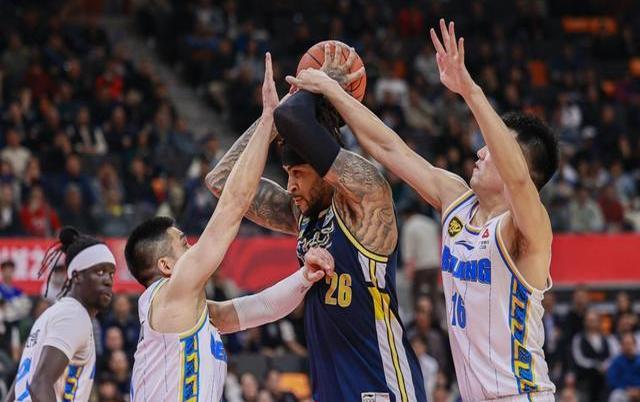 豪门球队实力对决，比分胜负难以预料，气势如虹的简单介绍