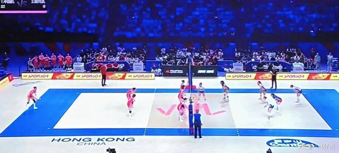 捷克女排队大胜对手晋级四强，稳步上升