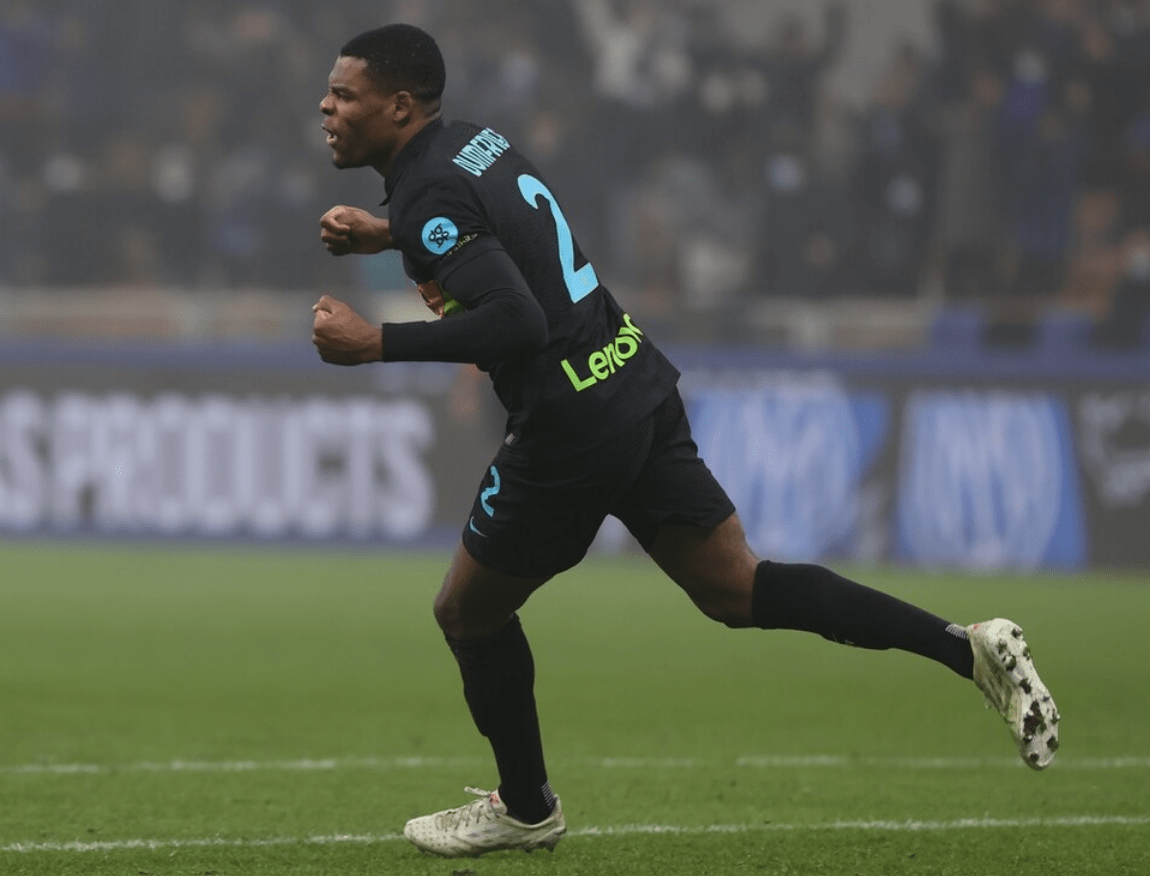 巴西前锋在国际比赛中创造记录，势不可挡