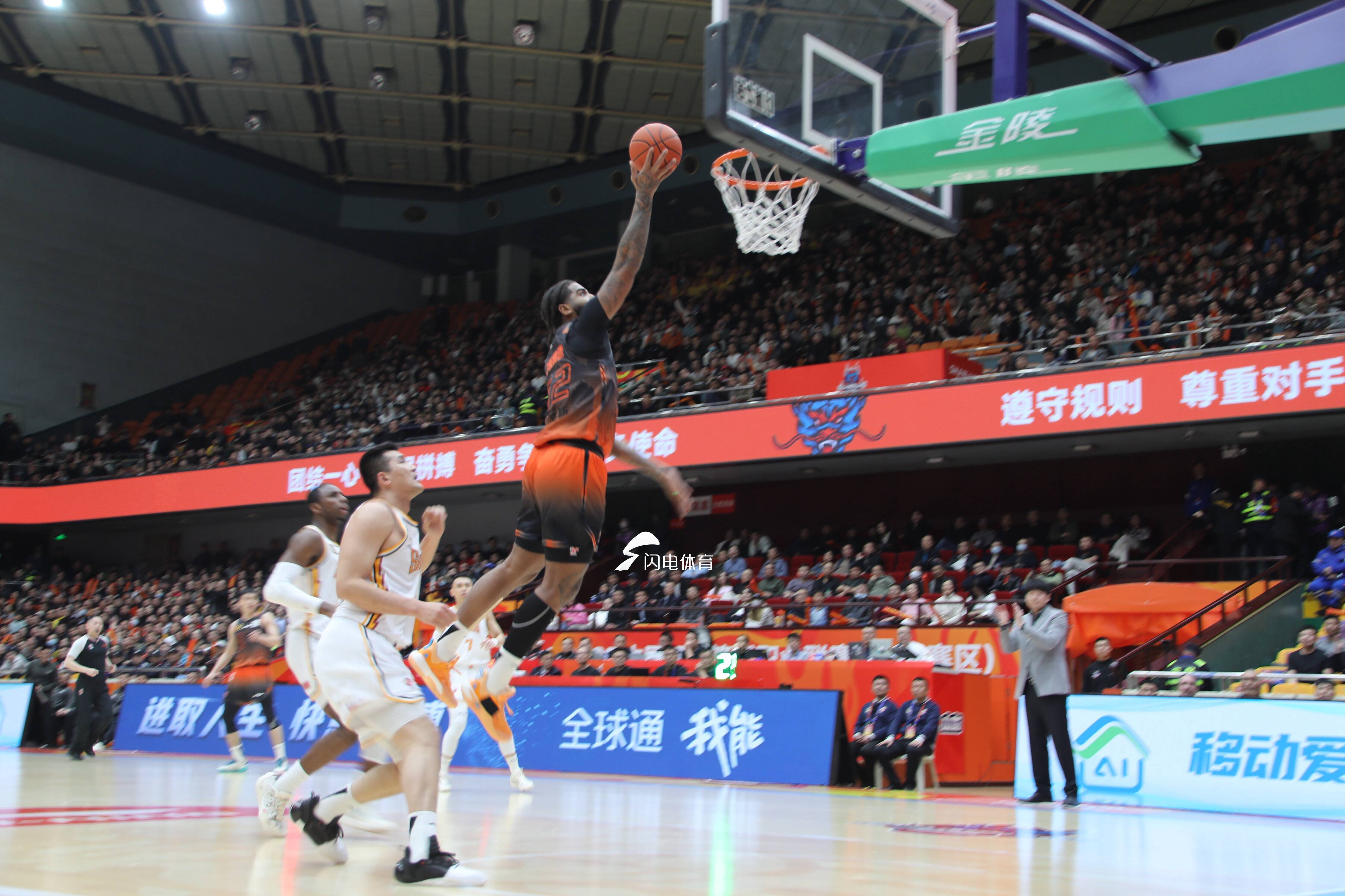 吉林男篮客战胜对手,球队信心倍增,士气大振 吉林男篮客战胜对手,球队信心倍增,士气大振