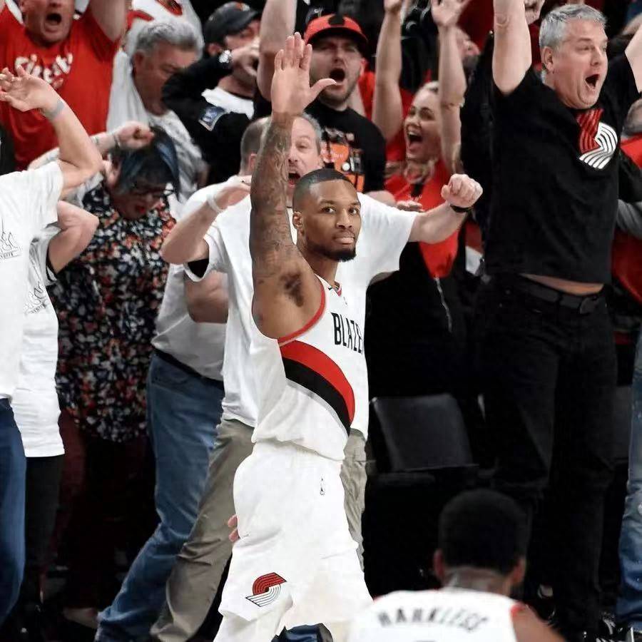 开拓者队核心球员高效火力,力克对手,掌声雷动 开拓者队核心球员高效火力,力克对手,掌声雷动