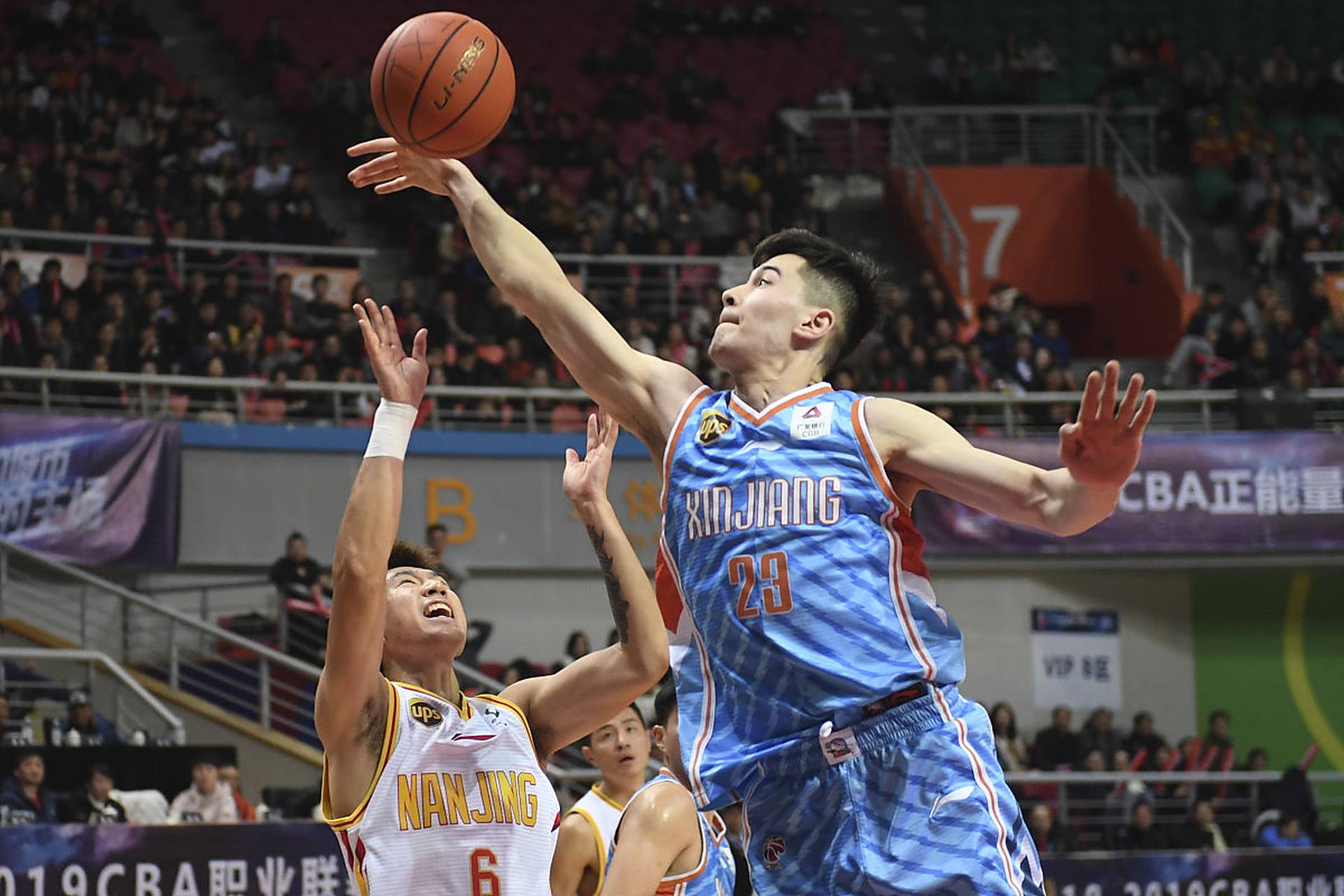 新疆主场击败河南,迎来两连胜,全场震撼的简单介绍 新疆主场击败河南,迎来两连胜,全场震撼的简单介绍