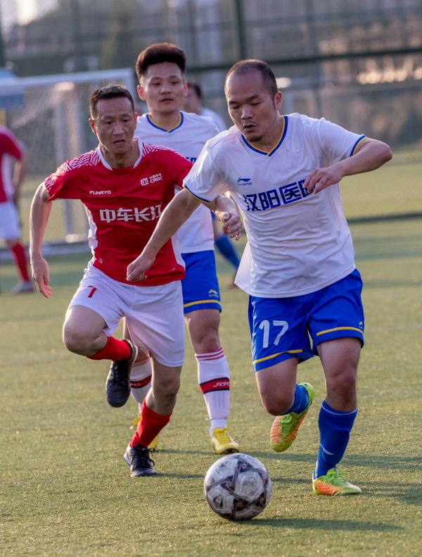 稳扎稳打！球队备战准备迎接激烈比拼，士气大振的简单介绍