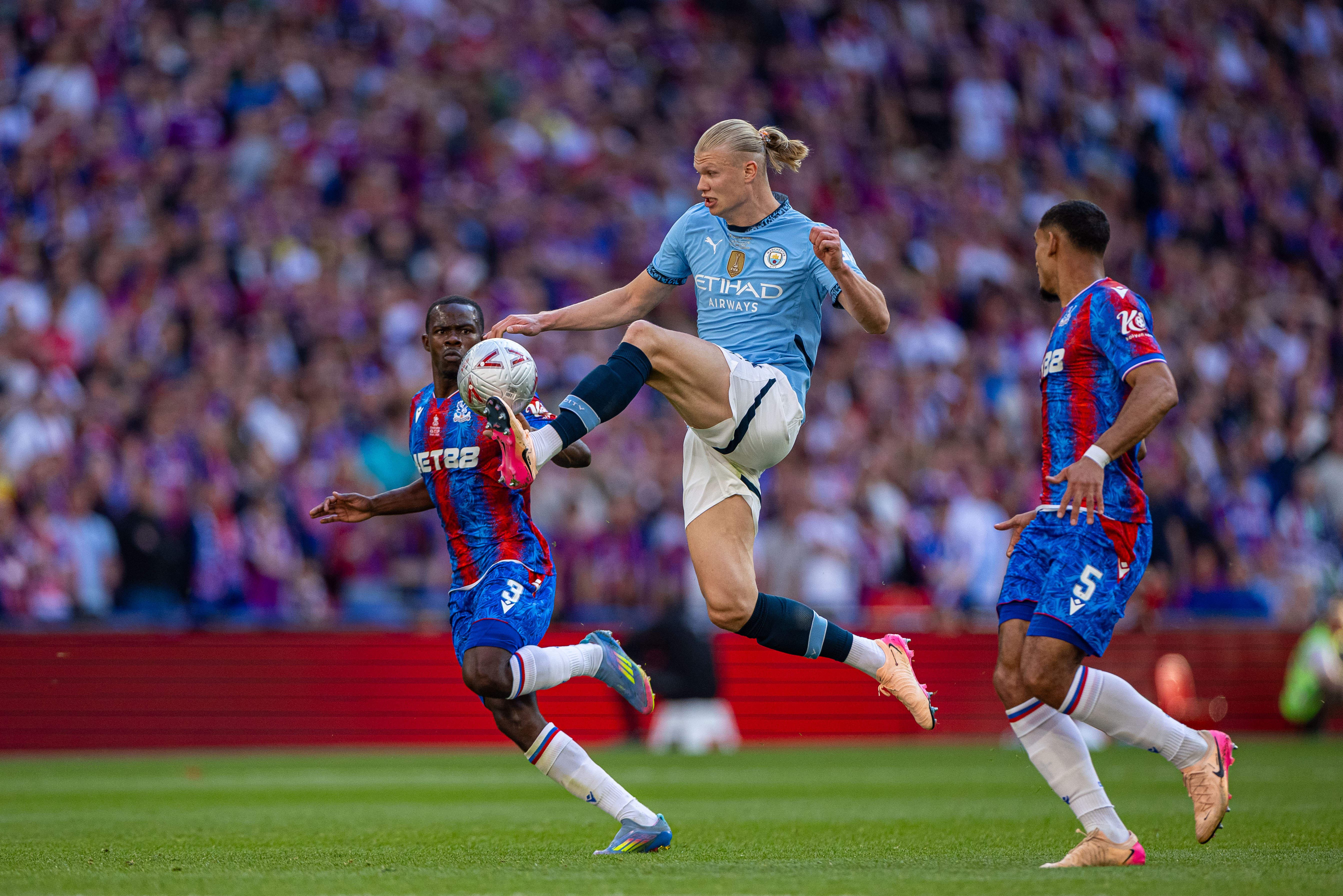 英格兰队在最近一场比赛中获得不俗表现，稳步上升的简单介绍