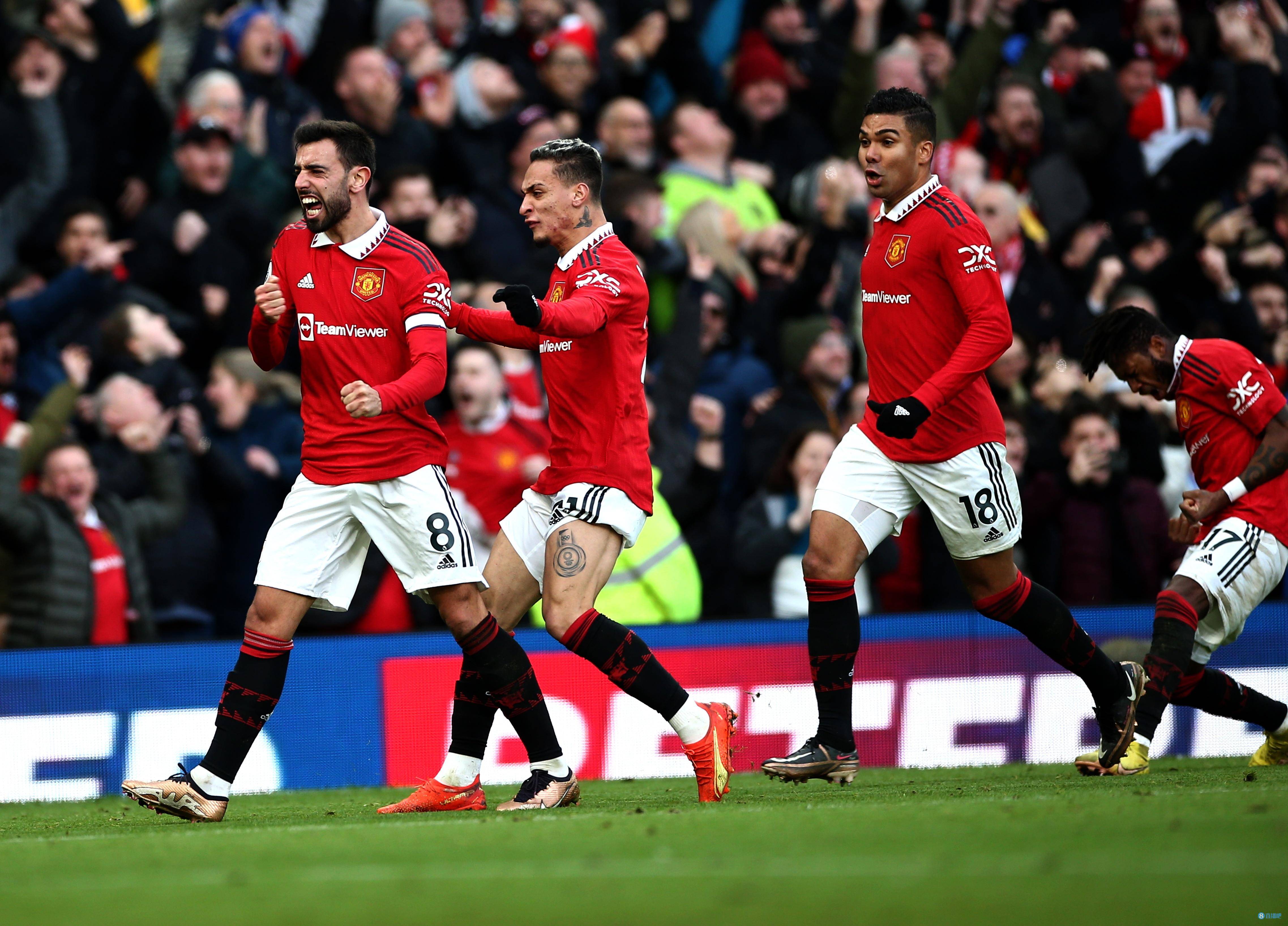 包含曼联不敌利物浦，被逼降级漫长，艰难反弹，掌声雷动的词条