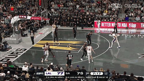 湖人胜马刺，詹姆斯全场分打出全面表现，引发热议