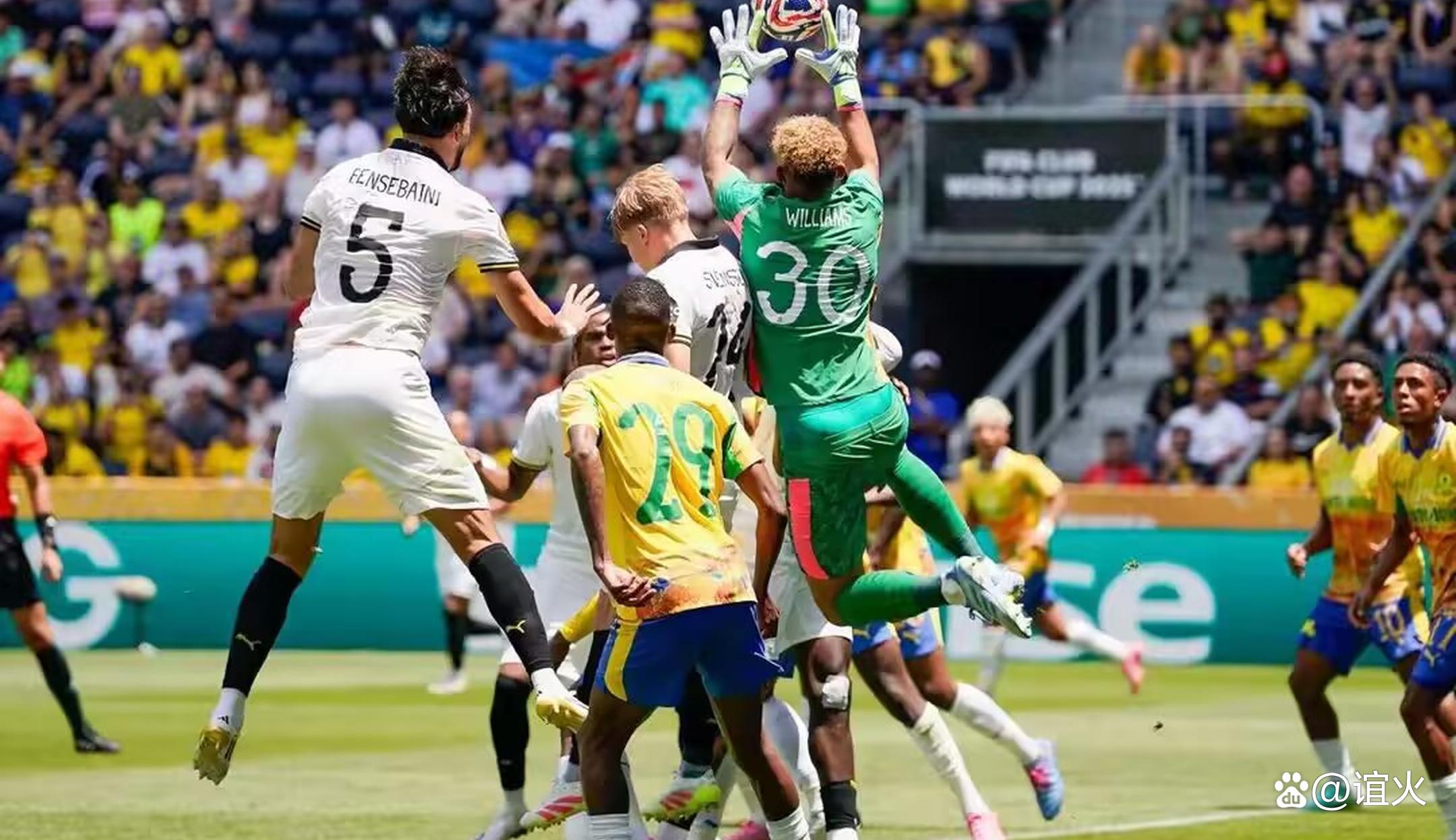 多特蒙德球员集中训练，为下场比赛全力以赴做好准备，气势如虹的简单介绍