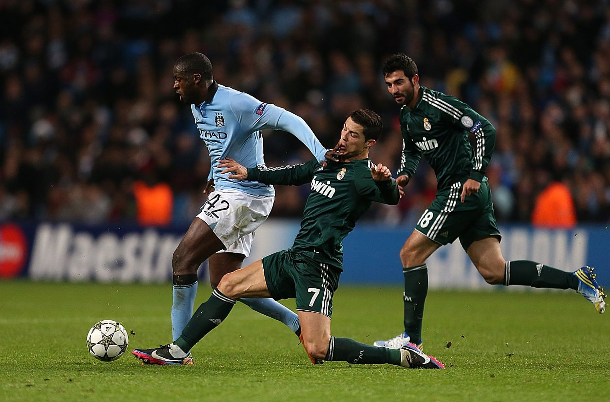 曼城-完胜皇家马德里，晋级欧冠半决，振奋人心的简单介绍