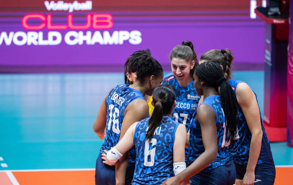 赛事精彩纷呈球队战术调整明显，士气大振