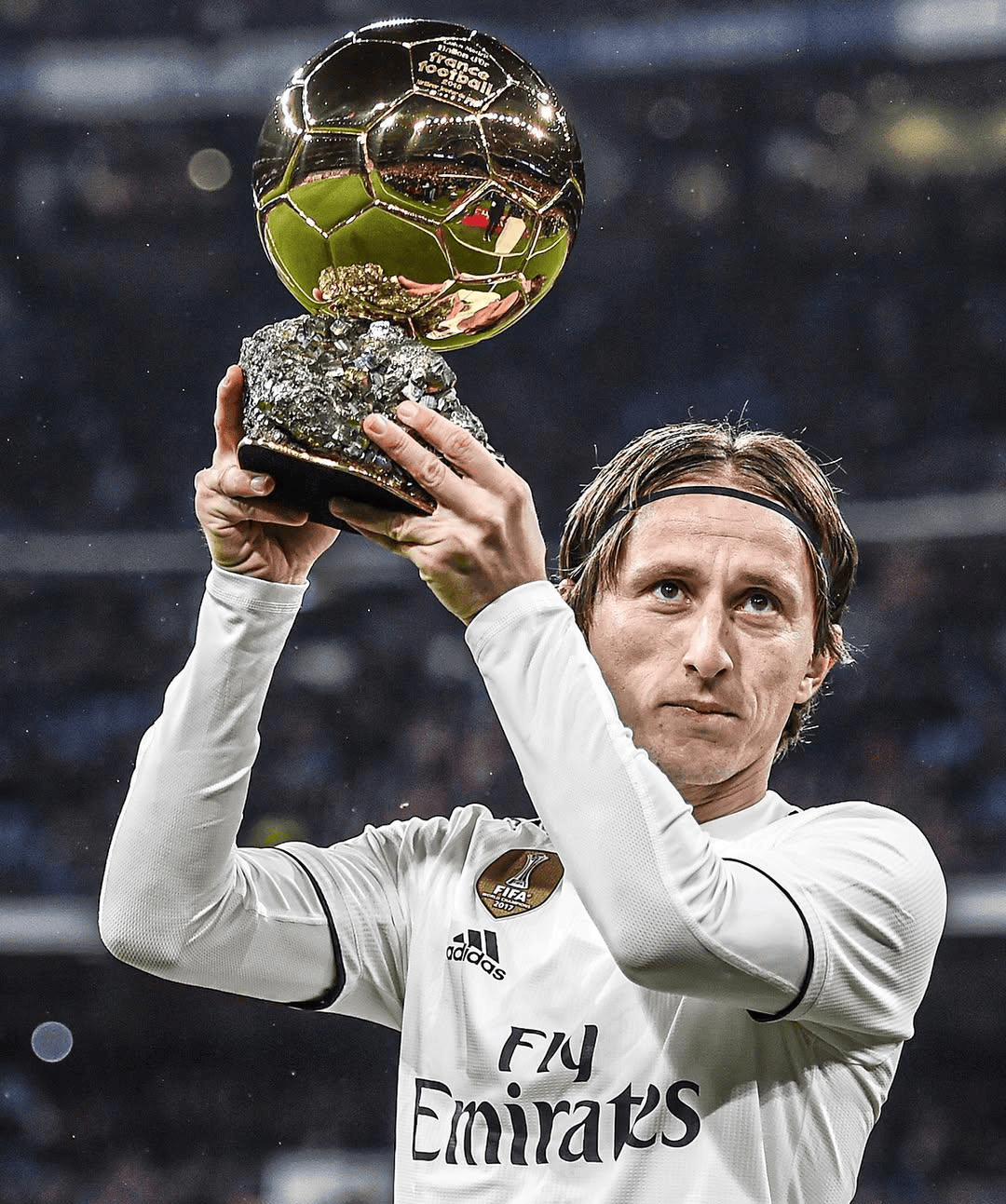 AC米兰传奇比赛，球迷逐渐沉浸其中，振奋人心的简单介绍