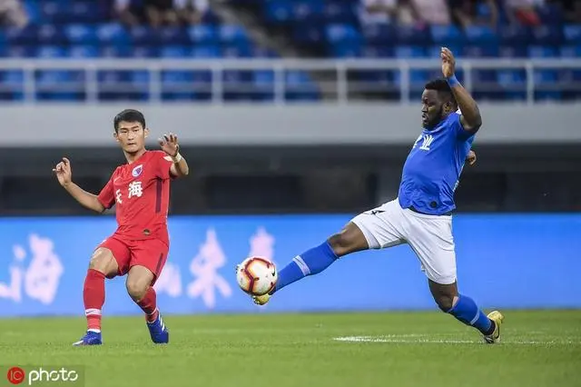 苏宁主场战胜富力，继续追赶积分榜前列，气势如虹