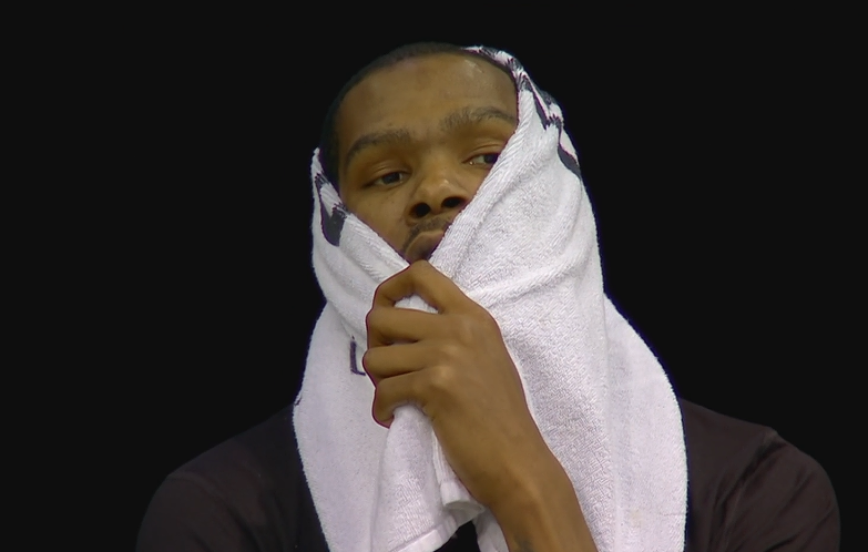 关于阿利西亚斯戴帽，皇家马德里大胜对手，引发热议的信息