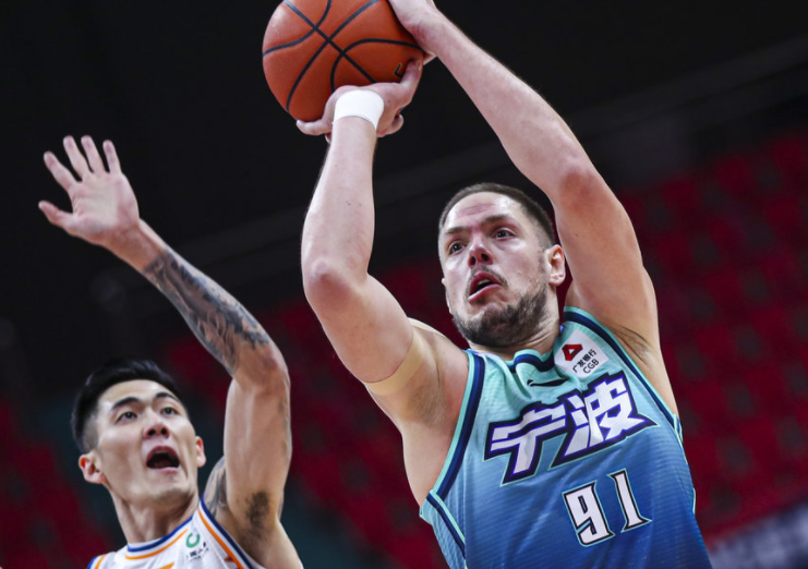 南部球队力挺，实现连胜，表现亮眼