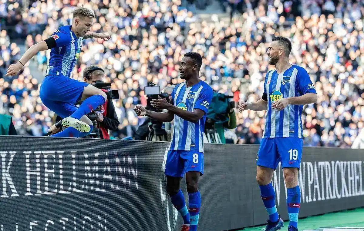 包含柏林赫塔客场完胜，继续追赶前位，表现亮眼的词条