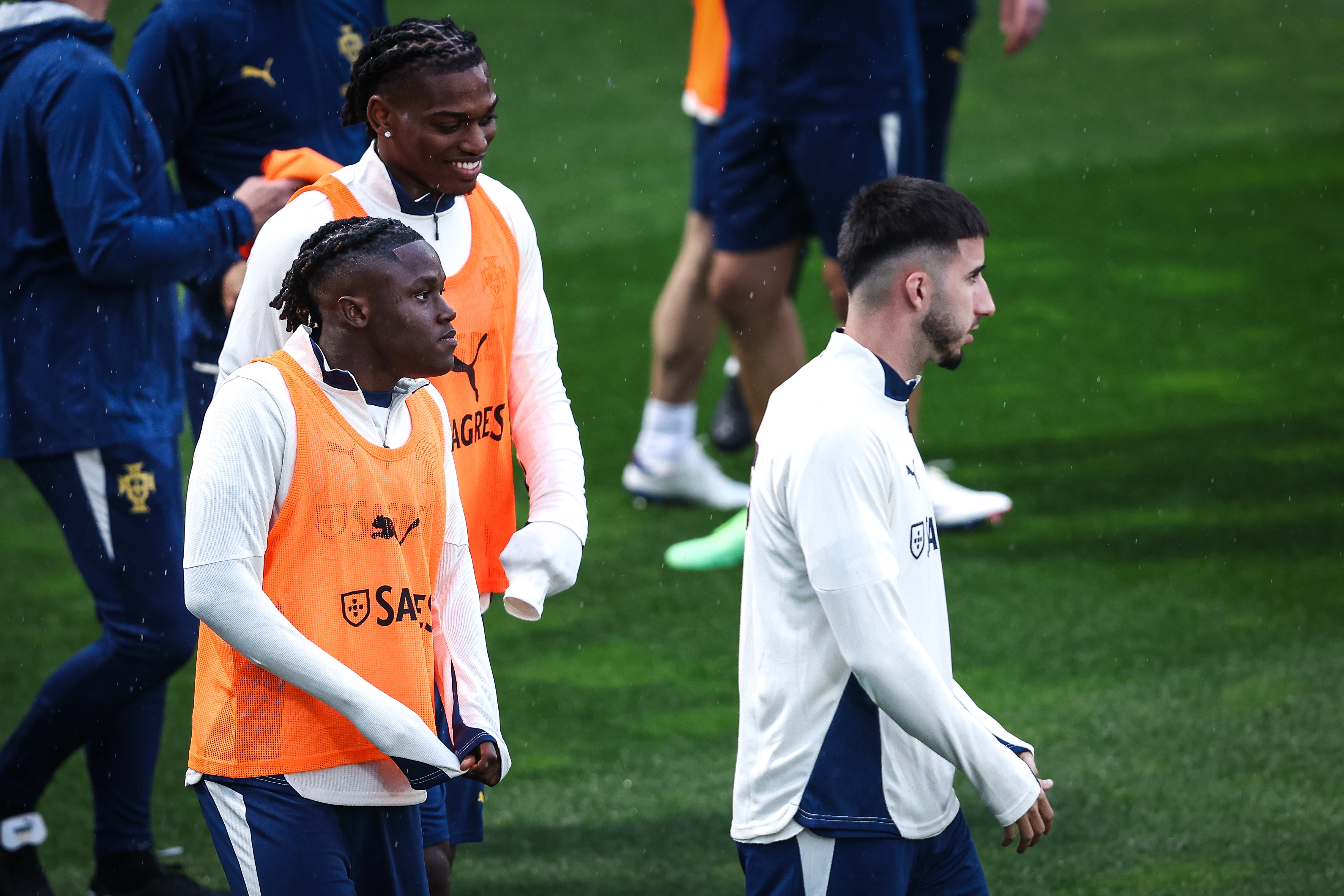 欧国联精彩继续，球队备战如火如荼，全场震撼