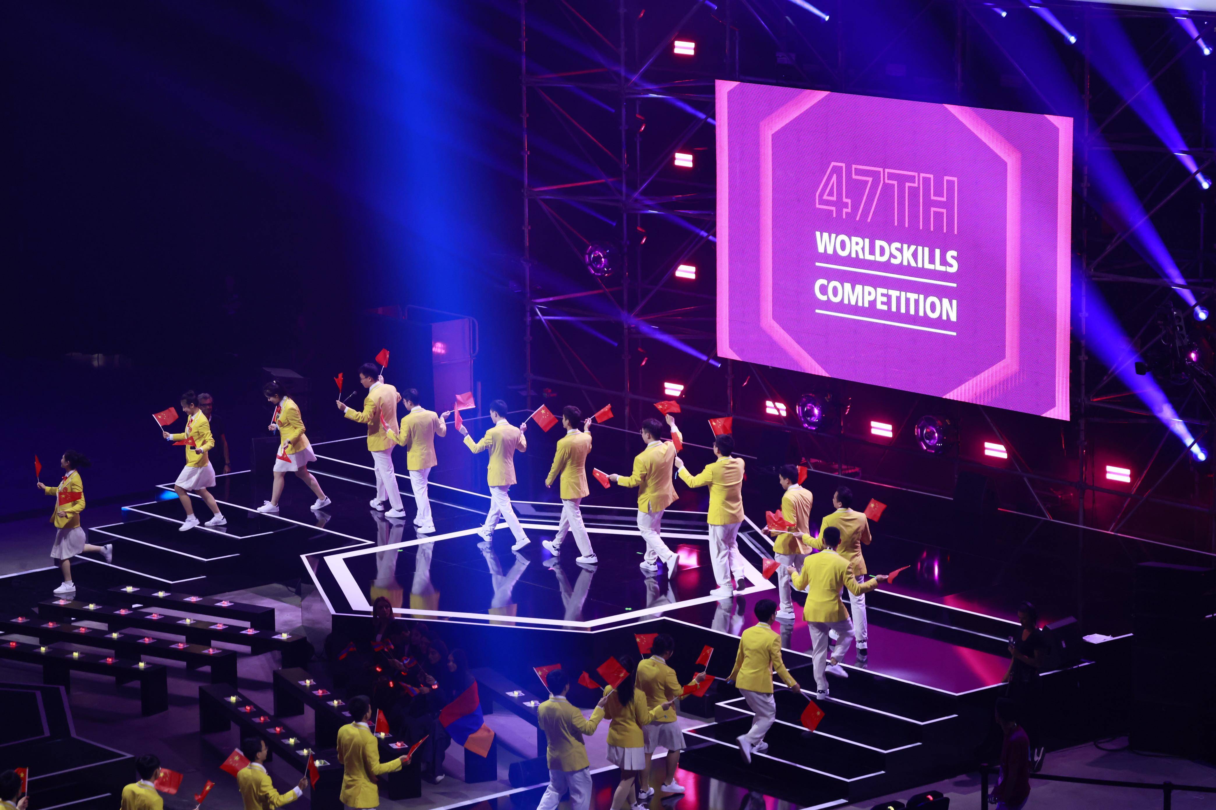 里昂球员个个斗志昂扬，大胜摩纳哥，士气大振的简单介绍