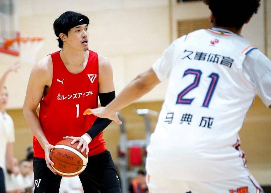 上海男篮不敌对手，遭遇失败，全场震撼的简单介绍