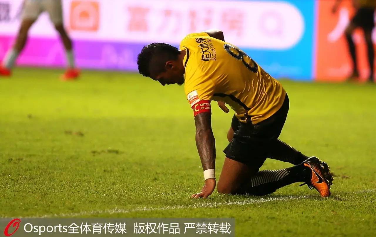 主力中卫累积黄牌停赛,球队损失惨重,士气大振的简单介绍 主力中卫累积黄牌停赛,球队损失惨重,士气大振的简单介绍