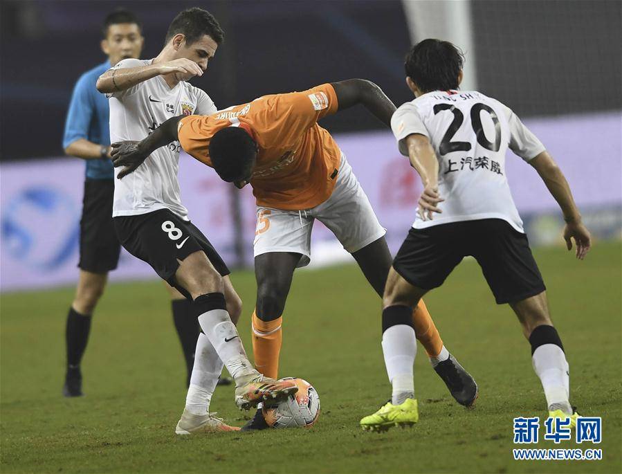 关于广州富力胜武汉卓尔，稳坐积分榜前列！，战绩斐然的信息