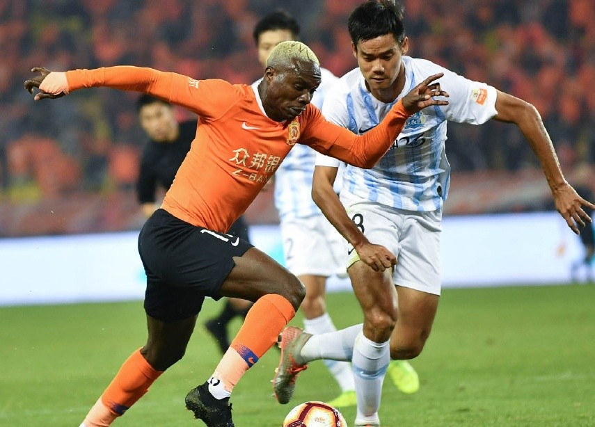 关于广州富力胜武汉卓尔，稳坐积分榜前列！，战绩斐然的信息