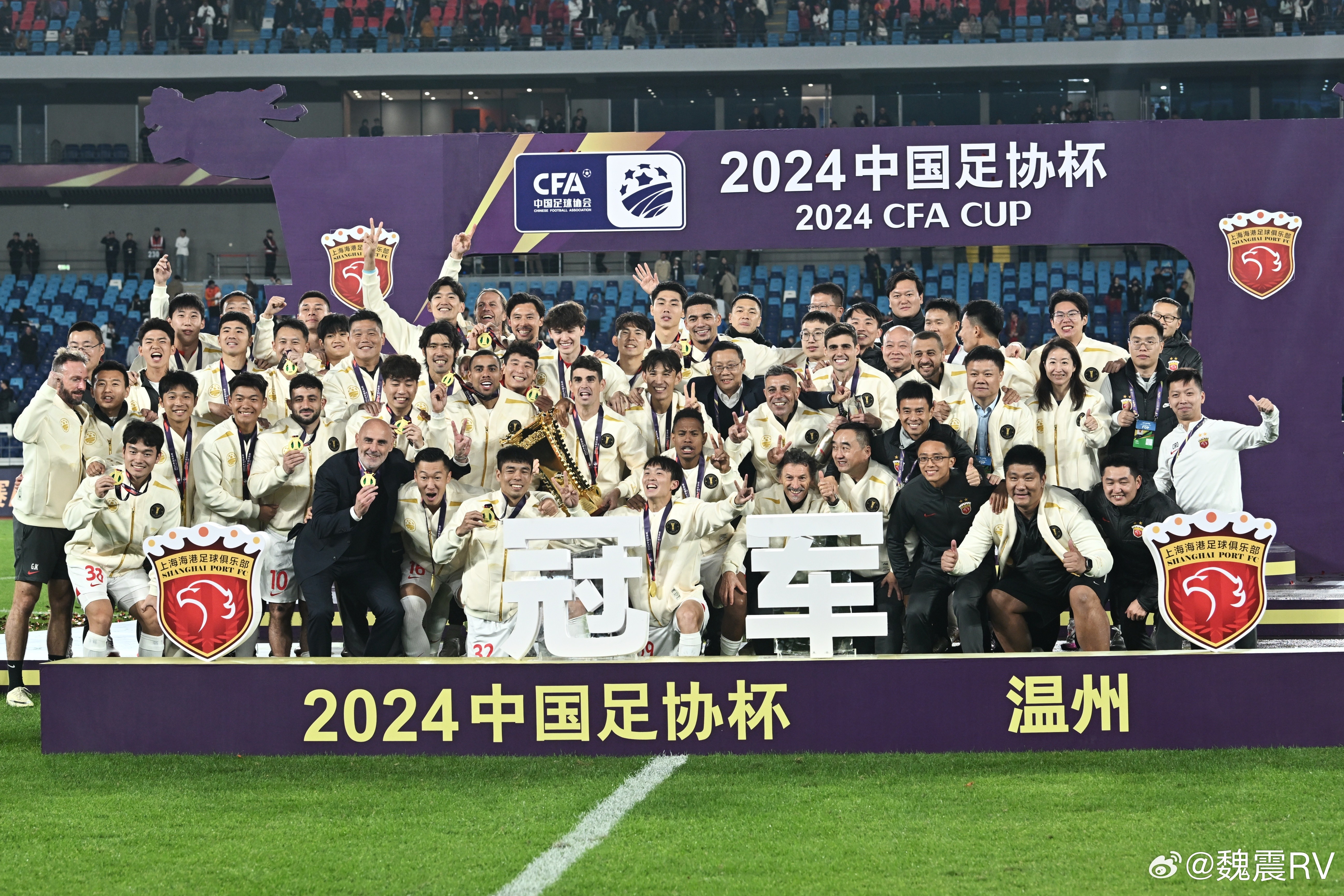 国际杯赛冠军崭露头角，实力备受肯定，全场震撼