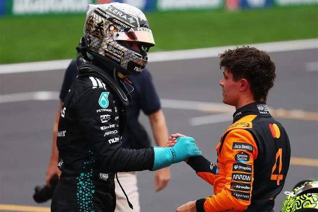 迈凯伦完胜梅赛德斯，皮亚斯特里点燃赛场