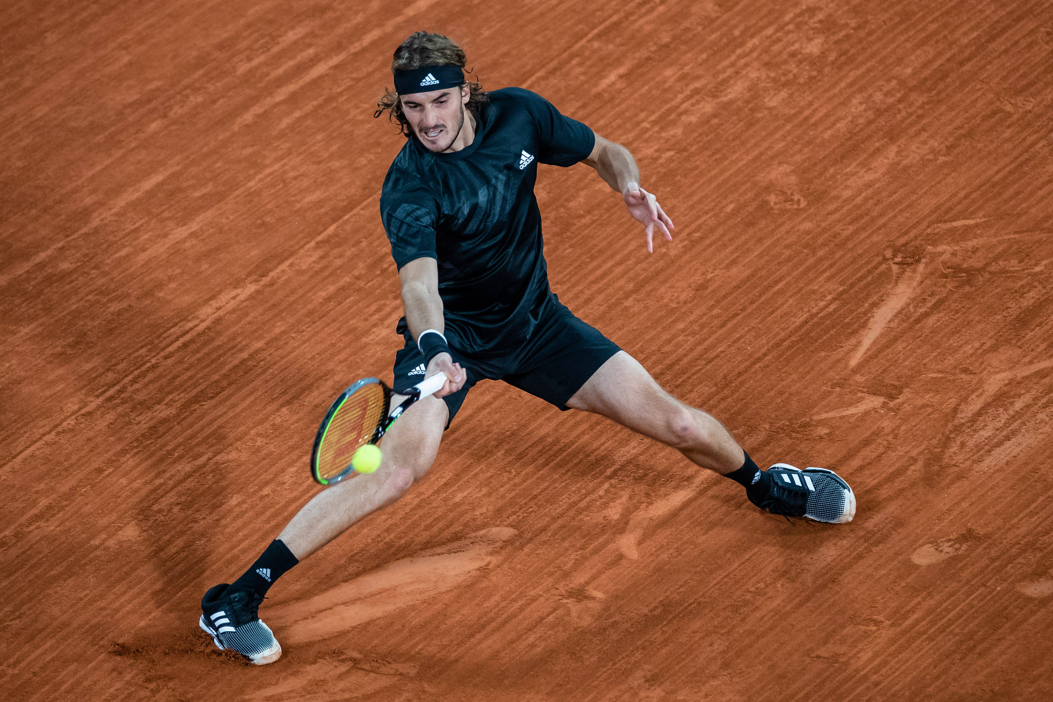 法网逆转美网，西西帕斯带队取胜