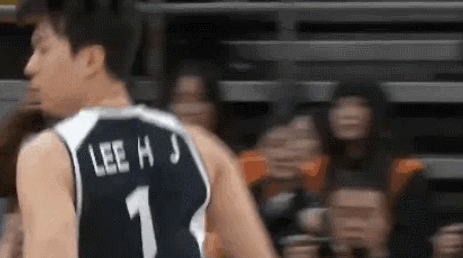 勇士轻取马刺，高诗岩高光表现